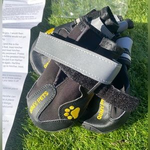 Brand New QUMY Dog Boots Paw Protectors for Large Dog Shoes w/ Reflective Strips